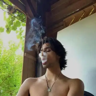 丁芷巧